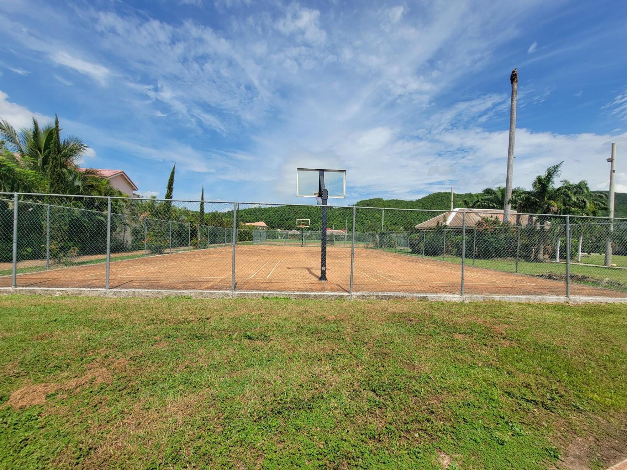 Comfortable Strategic Lodging Quarters Spanish Town Esterno foto