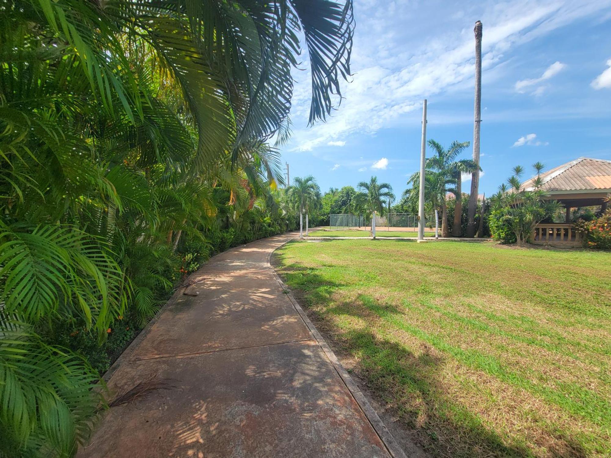 Comfortable Strategic Lodging Quarters Spanish Town Esterno foto