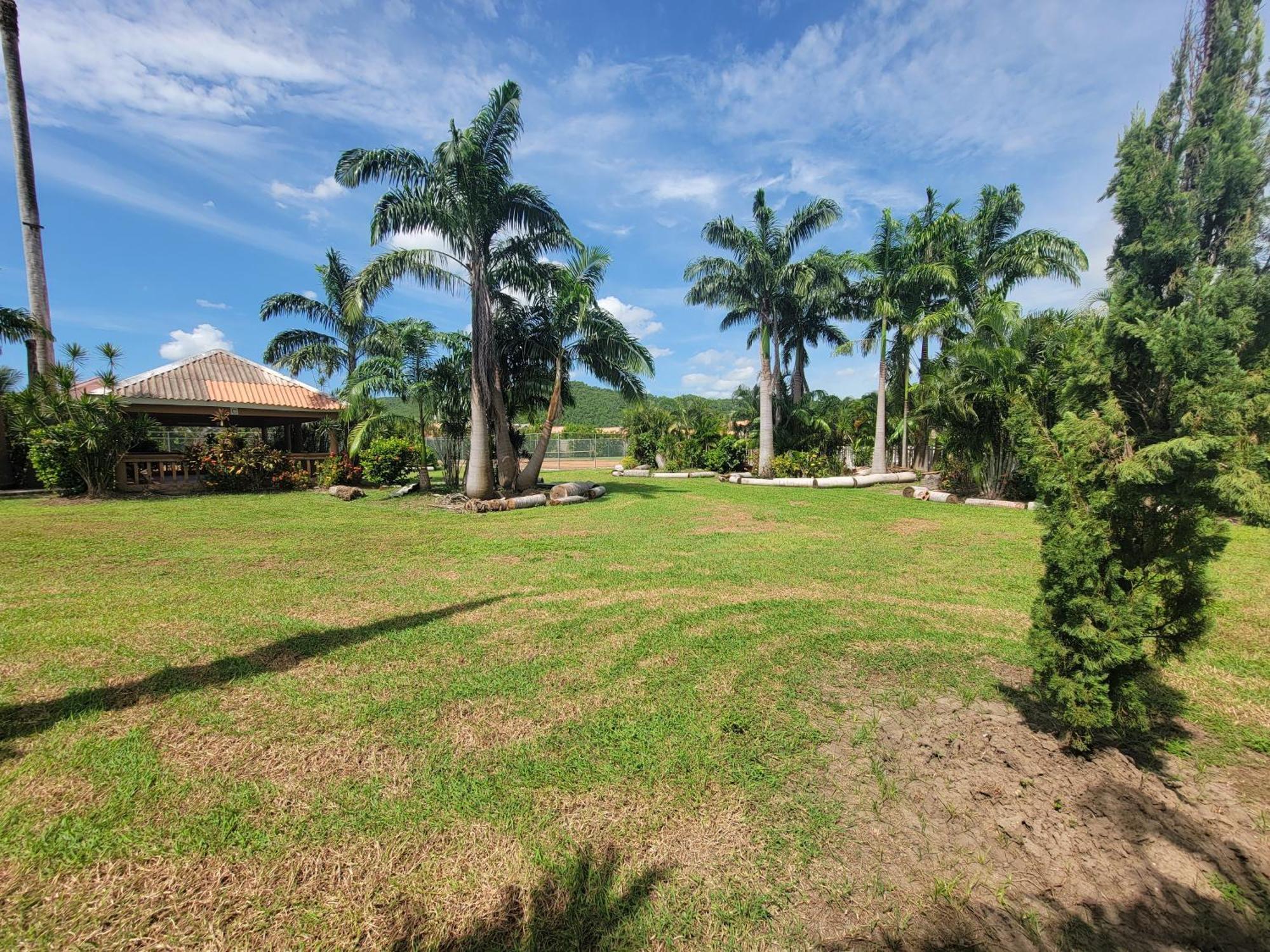 Comfortable Strategic Lodging Quarters Spanish Town Esterno foto