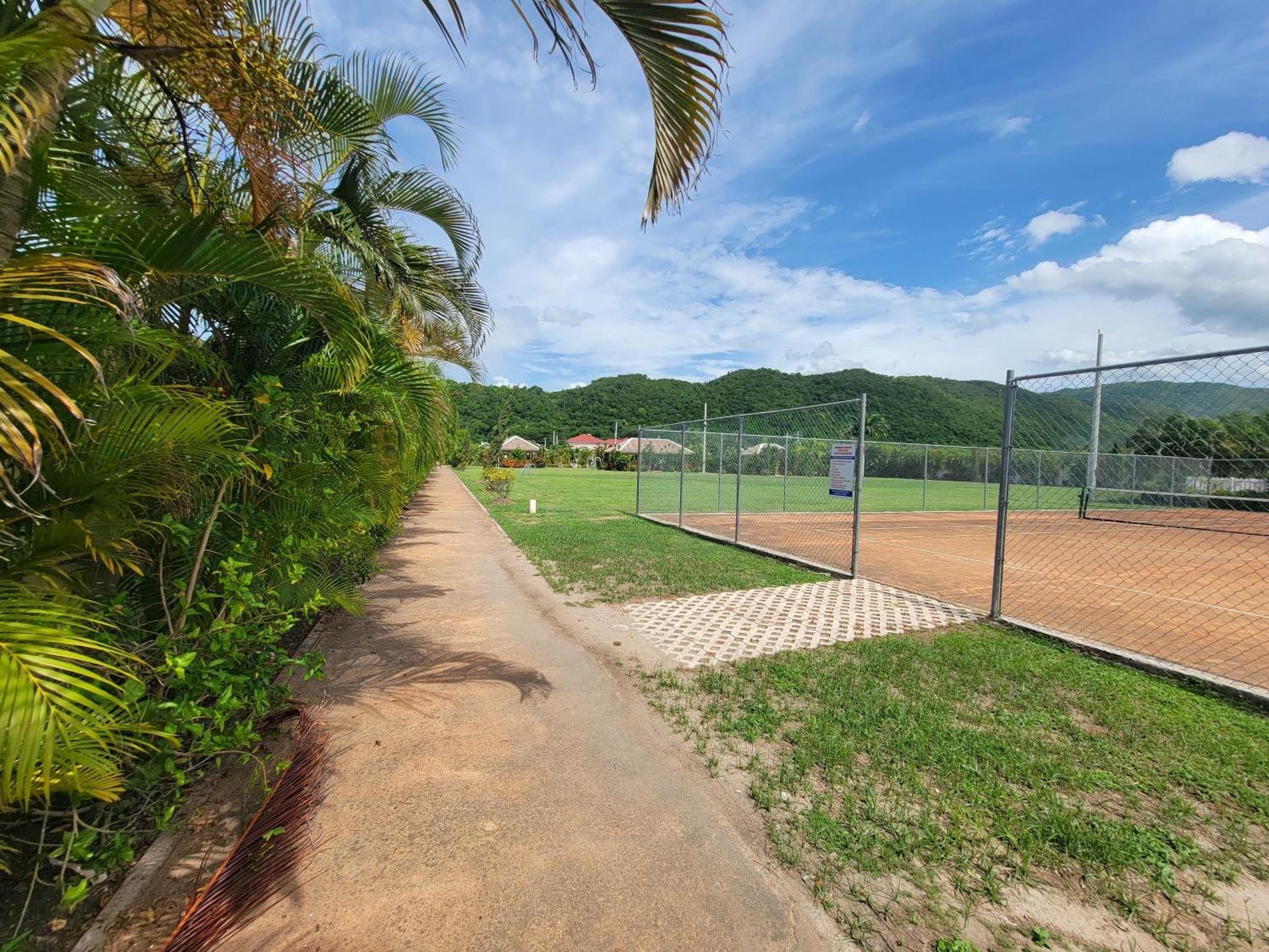 Comfortable Strategic Lodging Quarters Spanish Town Esterno foto