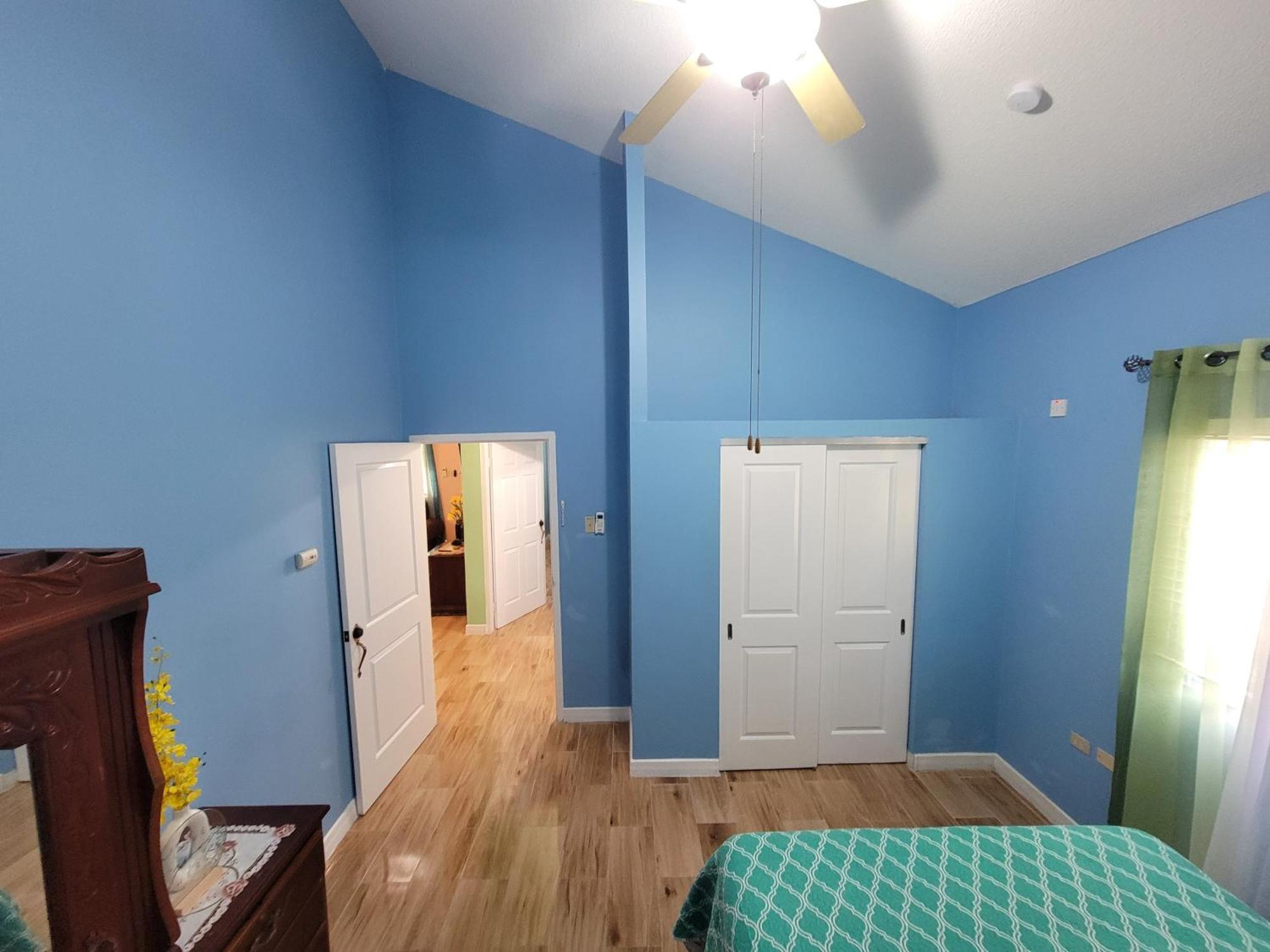Comfortable Strategic Lodging Quarters Spanish Town Esterno foto