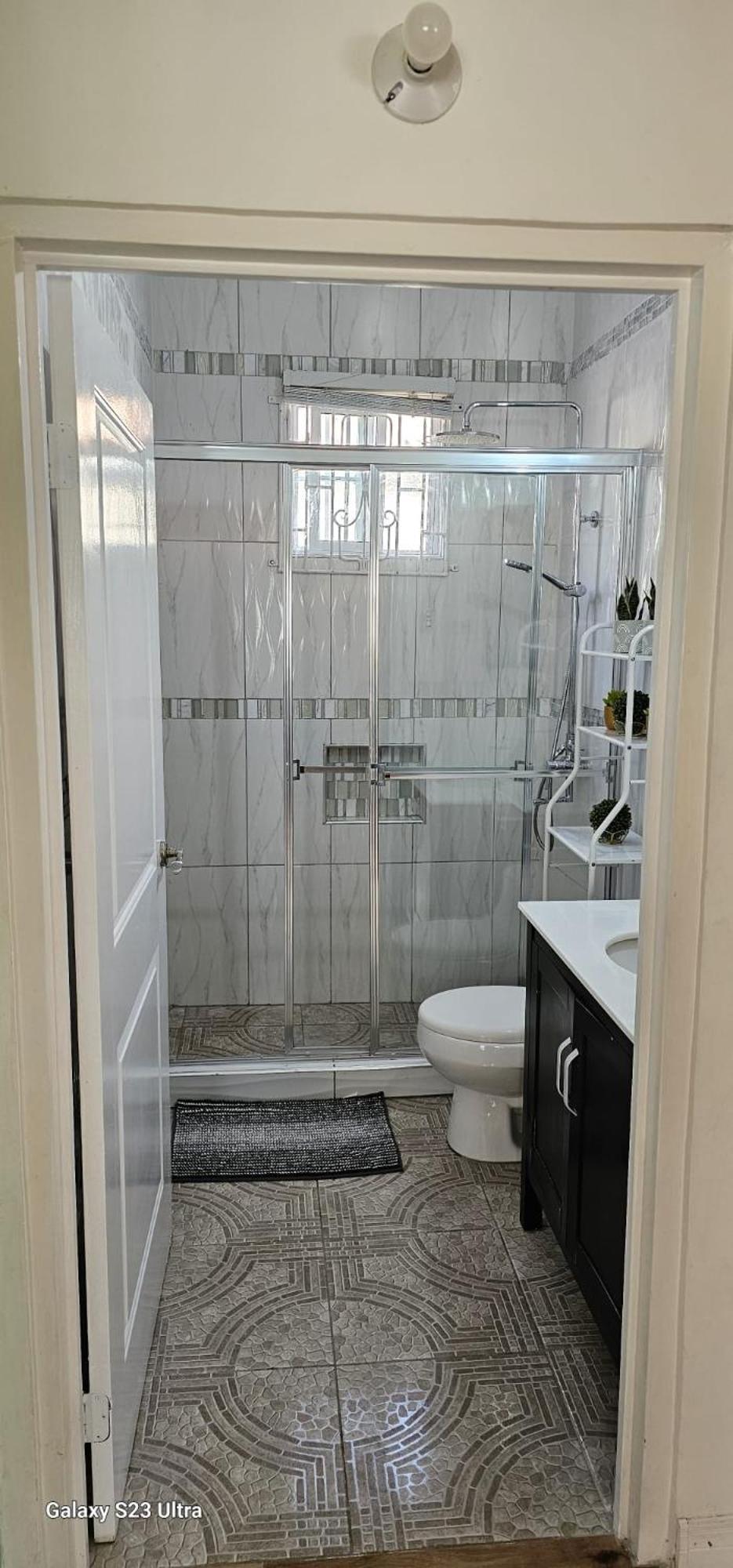 Comfortable Strategic Lodging Quarters Spanish Town Esterno foto